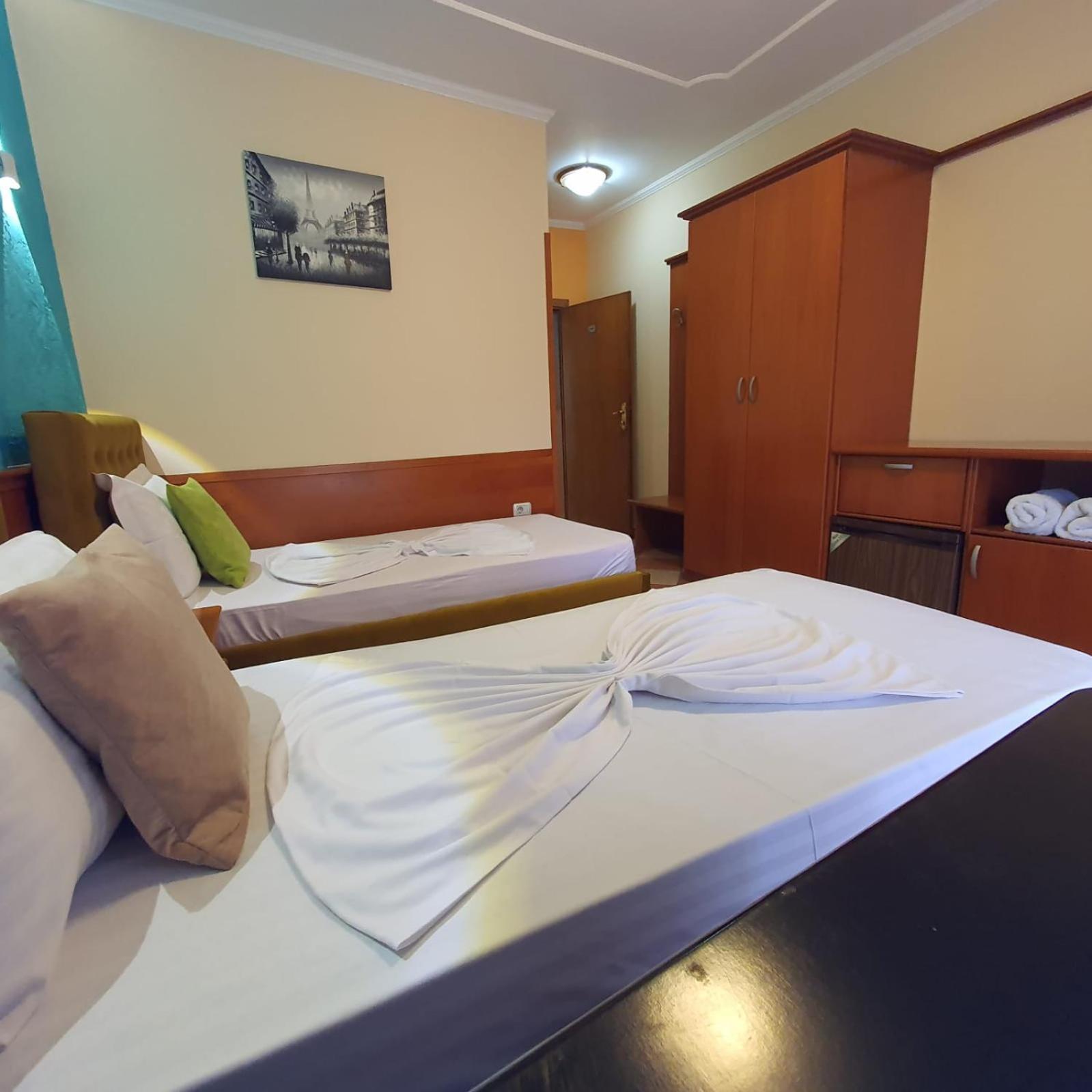 My Rooms Hotel ติรานา ภายนอก รูปภาพ