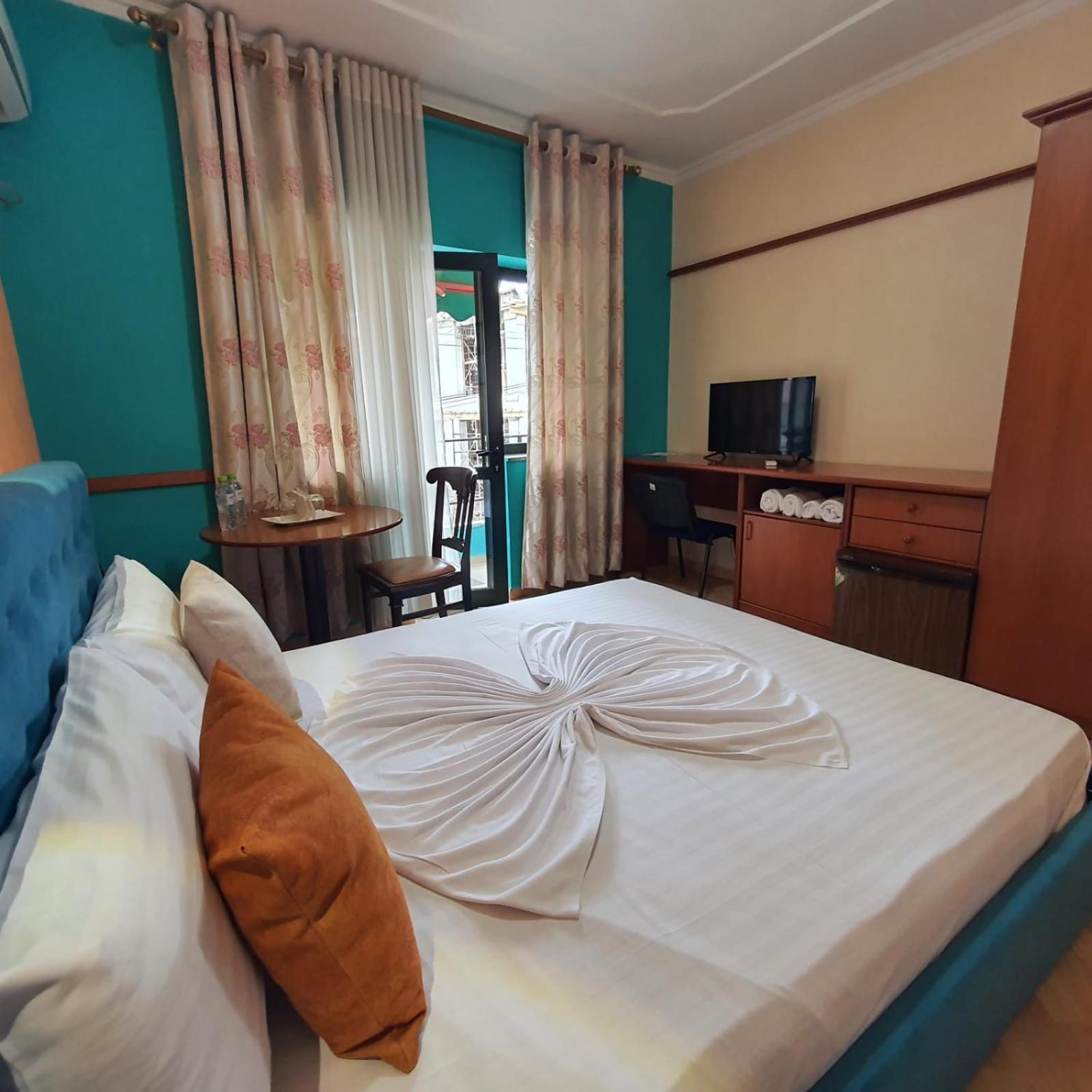 My Rooms Hotel ติรานา ภายนอก รูปภาพ
