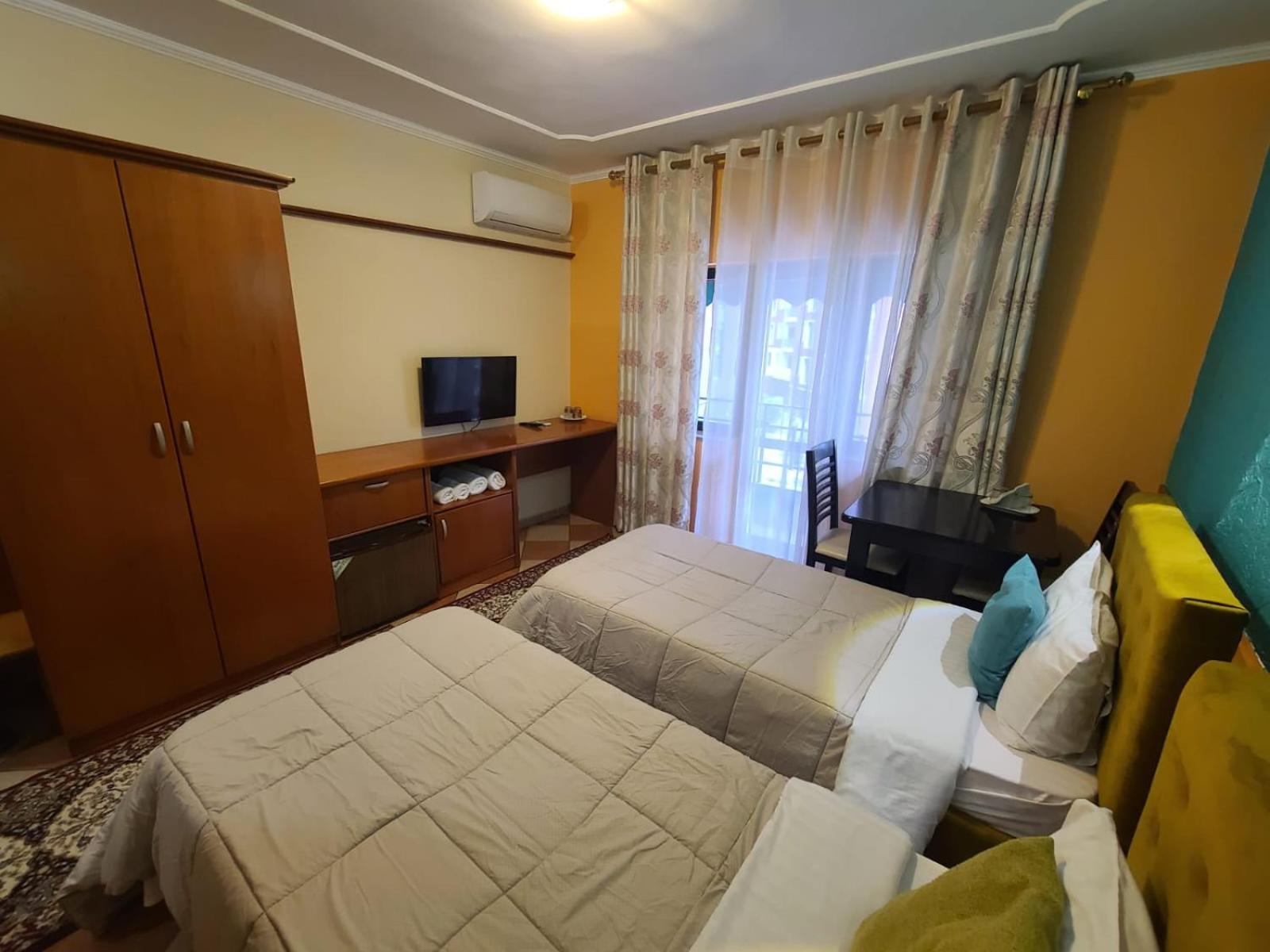 My Rooms Hotel ติรานา ภายนอก รูปภาพ